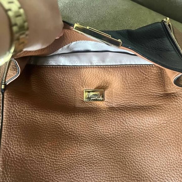 Michael Kors Handbag - Picture 5 of 9